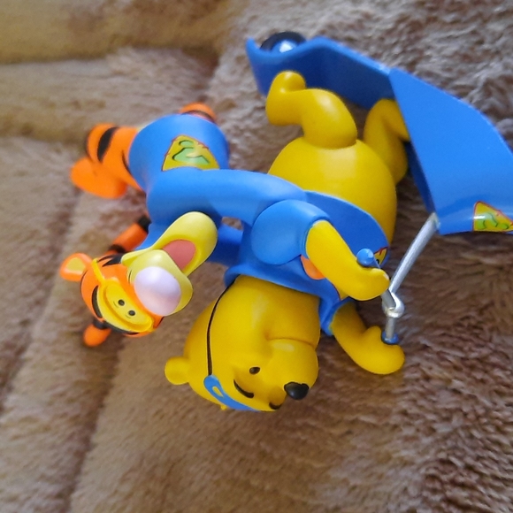 Hallmark Playhouse Disney My Friends Tigger & Pooh Ornament - Picture 5 of 9